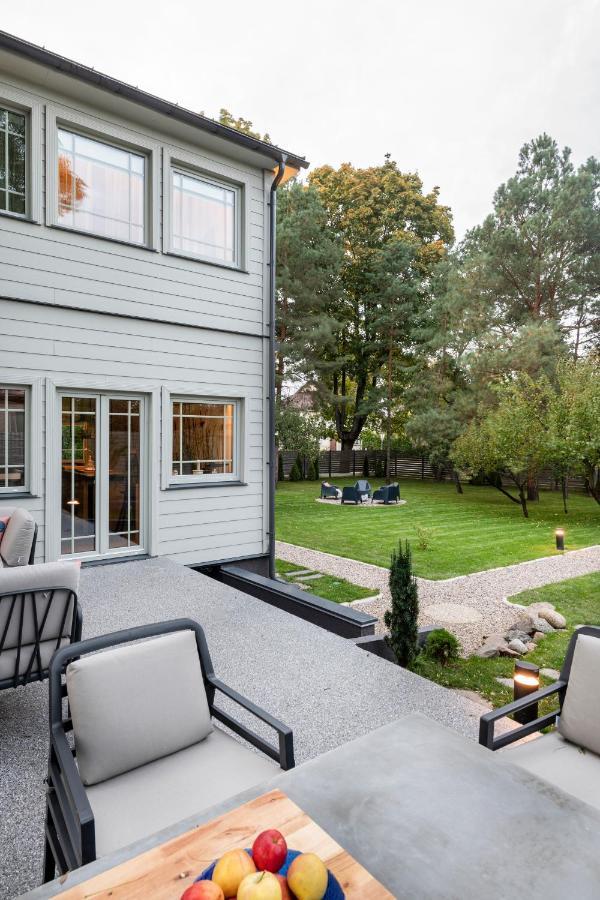 Suite With Private Bathroom At Three Bedroom Interwar Villa Grabyte With Daily Spaces To Share By Pine Forest On The Bank Of The River- 8Min By Car From Old Town Kaunas Esterno foto