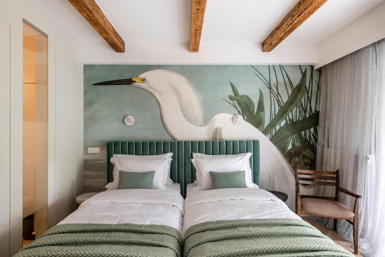 Suite With Private Bathroom At Three Bedroom Interwar Villa Grabyte With Daily Spaces To Share By Pine Forest On The Bank Of The River- 8Min By Car From Old Town Kaunas Esterno foto