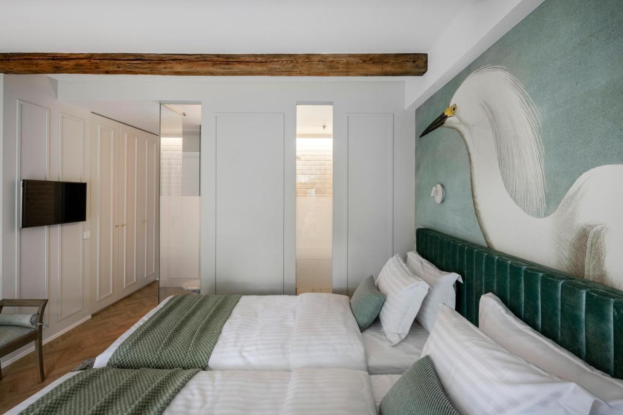 Suite With Private Bathroom At Three Bedroom Interwar Villa Grabyte With Daily Spaces To Share By Pine Forest On The Bank Of The River- 8Min By Car From Old Town Kaunas Esterno foto