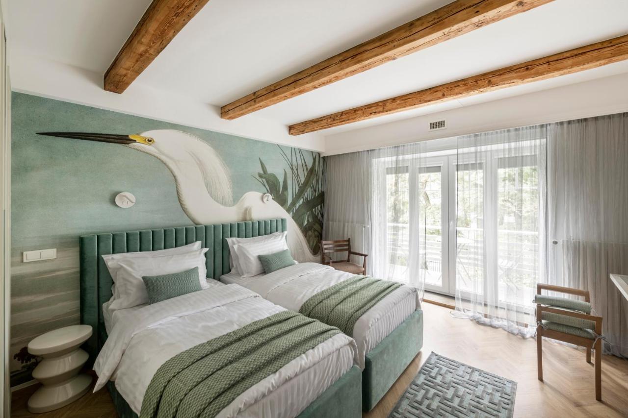 Suite With Private Bathroom At Three Bedroom Interwar Villa Grabyte With Daily Spaces To Share By Pine Forest On The Bank Of The River- 8Min By Car From Old Town Kaunas Esterno foto