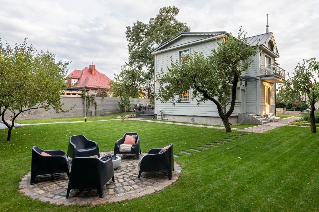 Suite With Private Bathroom At Three Bedroom Interwar Villa Grabyte With Daily Spaces To Share By Pine Forest On The Bank Of The River- 8Min By Car From Old Town Kaunas Esterno foto
