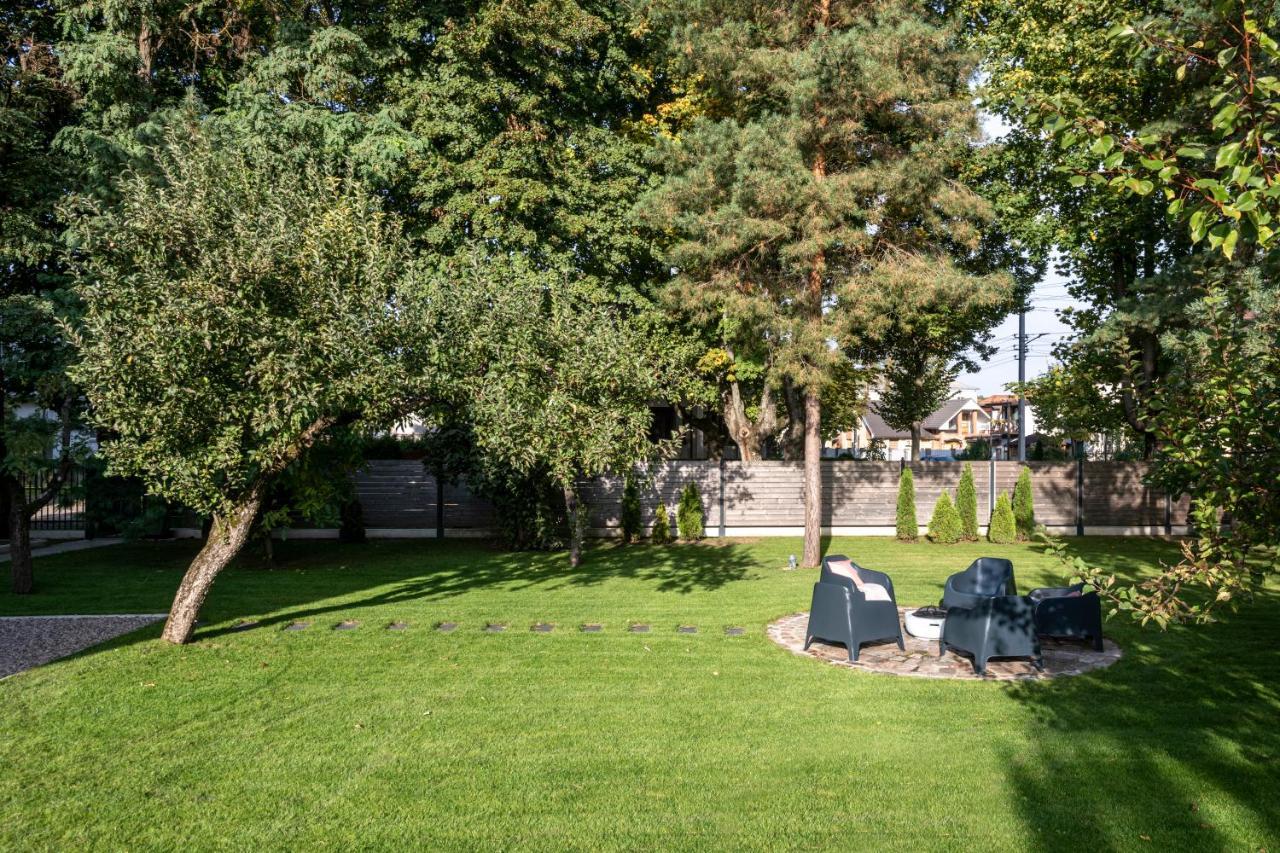 Suite With Private Bathroom At Three Bedroom Interwar Villa Grabyte With Daily Spaces To Share By Pine Forest On The Bank Of The River- 8Min By Car From Old Town Kaunas Esterno foto