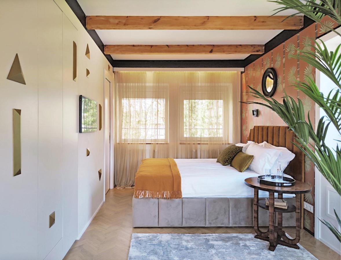 Suite With Private Bathroom At Three Bedroom Interwar Villa Grabyte With Daily Spaces To Share By Pine Forest On The Bank Of The River- 8Min By Car From Old Town Kaunas Esterno foto