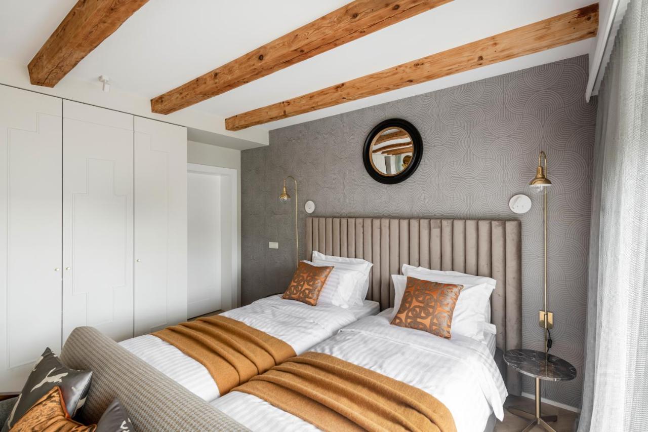 Suite With Private Bathroom At Three Bedroom Interwar Villa Grabyte With Daily Spaces To Share By Pine Forest On The Bank Of The River- 8Min By Car From Old Town Kaunas Esterno foto